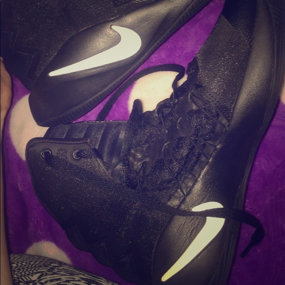 HYPERDUNK 2017 FRESH BASKETBALL SHOES🏀🤤